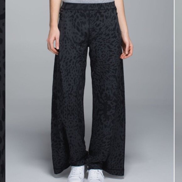 Lululemon matching outfit - Picture 3 of 10